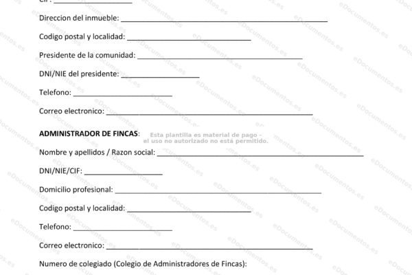 Equipo de administración de fincas revisando propiedades y documentos de gestión.
